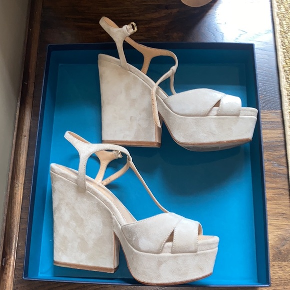 SERGIO ROSSI Suede Peep Toe T-strap Wedge Sandal In Off Grey - Picture 10 of 12